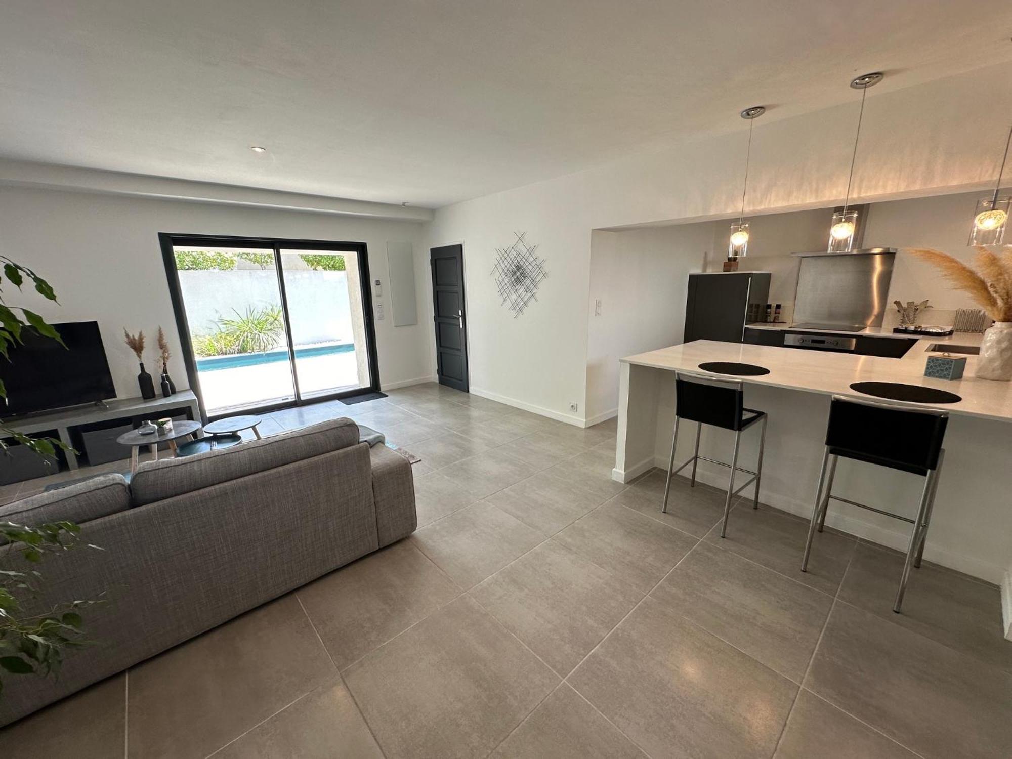 Maison Contemporaine Avec Piscine Privee Chauffee, Entre Plages Et Provence, Borne 11 Kw Istres Kültér fotó